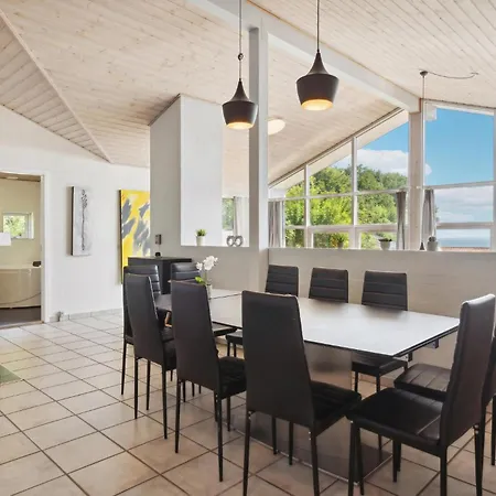 Vakantiehuis 3 Bedroom In *