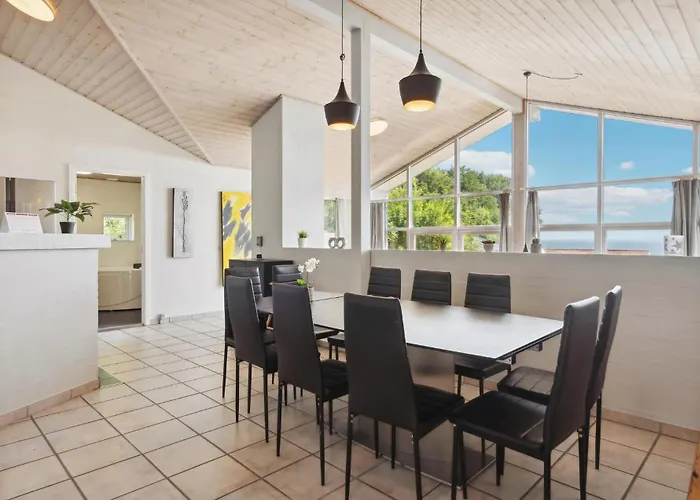Dom wakacyjny 3 Bedroom In *