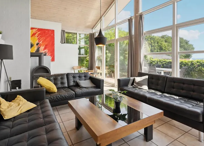 Dom wakacyjny 3 Bedroom In *